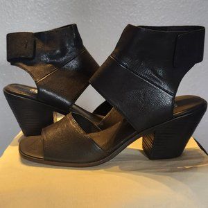 EILEEN FISHER Arts Ankle Cuff Leather Sandals - SIZE 11